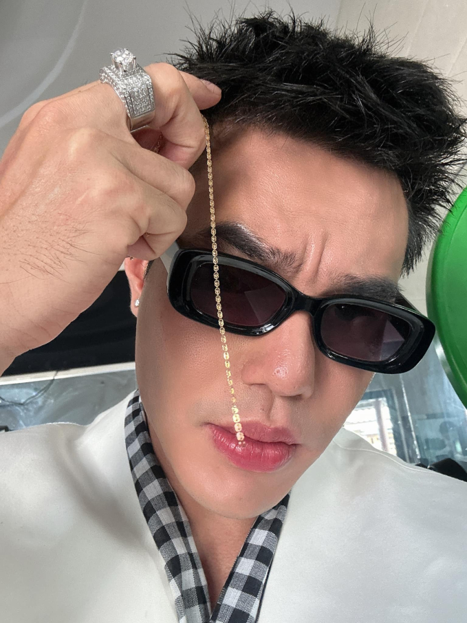 Thực hư chuyện Mỹ Tâm bị Lê Dương Bảo Lâm giật dây chuyền: Chị đại bất ngờ tố đàn em nói dối - Ảnh 4. Thực hư chuyện Mỹ Tâm bị Lê Dương Bảo Lâm giật dây chuyền: Chị đại bất ngờ tố đàn em nói dối - Ảnh 4.