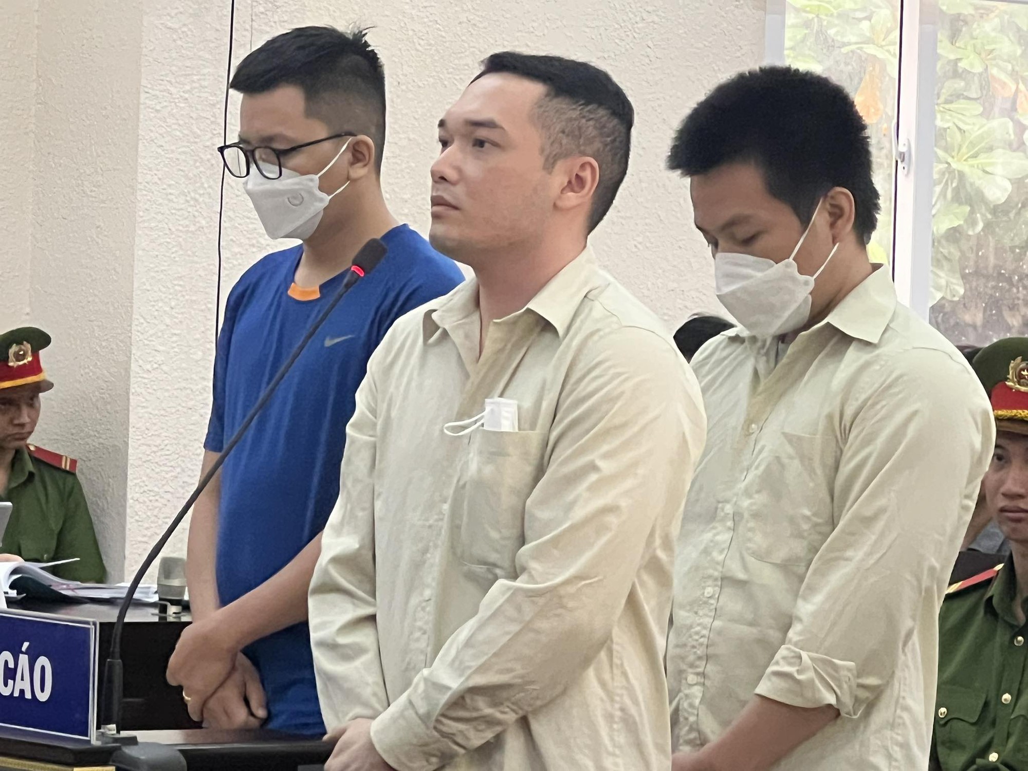 Đang xét xử vụ án đình đám ở Bình Dương, bị hại đông chưa từng có - Ảnh 4. Đang xét xử vụ án đình đám ở Bình Dương, bị hại đông chưa từng có - Ảnh 4.