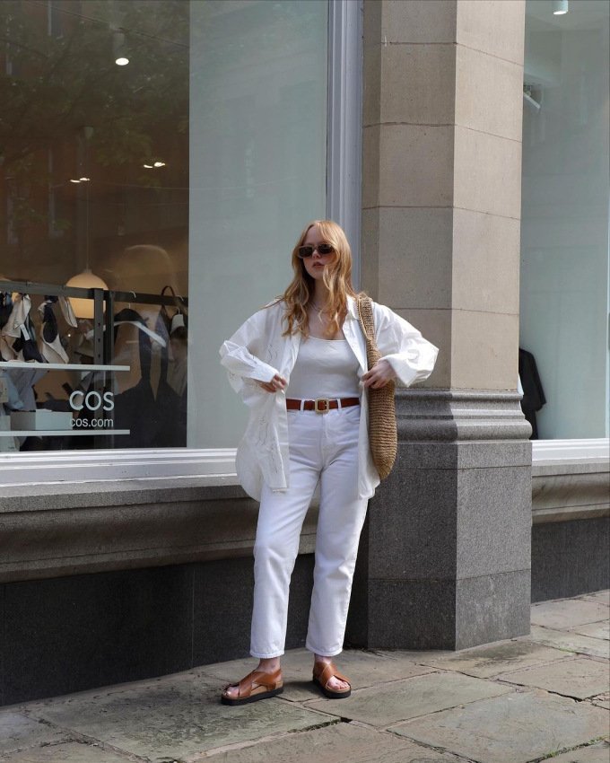 Nàng fashion blogger người Anh chỉ cách sang chảnh hóa thời trang tối giản, chị em áp dụng cho mùa lạnh là chuẩn bài - Ảnh 2.