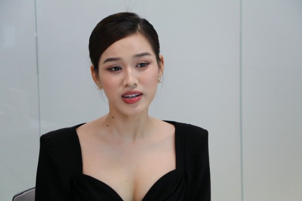 Hoa hậu Đỗ Thị Hà chia sẻ với truyền thông Hàn Quốc: Danh hiệu Hoa hậu Việt Nam mang đến cho tôi nhiều cơ hội - Ảnh 1.