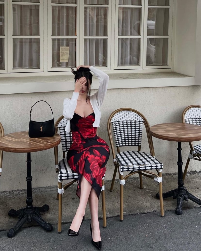 Cô gái có sắc vóc nữ thần là ai? - Ảnh 2. Cô gái có sắc vóc nữ thần là ai? - Ảnh 2.