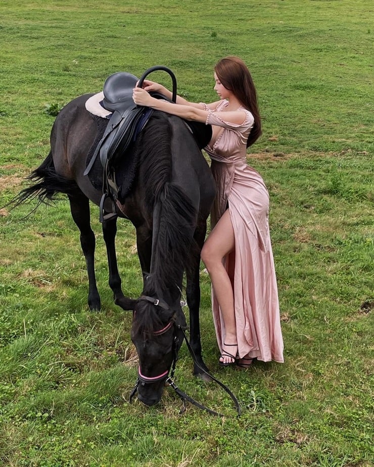 Cô gái có sắc vóc nữ thần là ai? - Ảnh 5. Cô gái có sắc vóc nữ thần là ai? - Ảnh 5.