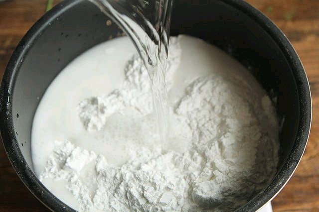 Dùng khoai môn kết hợp với các nguyên liệu này cho ra món bánh dẻo mềm ngọt thơm - Ảnh 7.