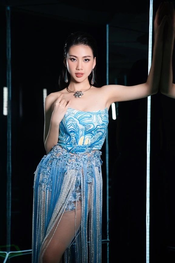 Liên tiếp vướng ồn ào sau khi đăng quang Miss Universe Vietnam, Bùi Quỳnh Hoa lọt top 10 bảng xếp hạng chủ đề nóng - Ảnh 3.