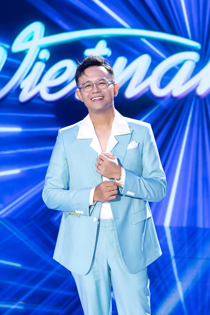 Stylist Khúc Mạnh Quân đứng sau diện mạo 'lột xác' của MC Đức Bảo ở Vietnam Idol - Ảnh 3.
