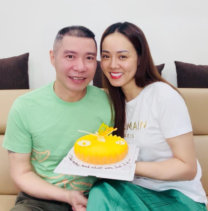 Bà xã NSND Công Lý đáp trả cực gắt khi có bình luận “kém duyên” về chồng mình - Ảnh 1. Bà xã NSND Công Lý đáp trả cực gắt khi có bình luận “kém duyên” về chồng mình - Ảnh 1.