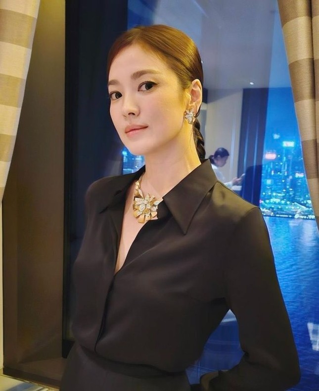 Ảnh đời thường Song Hye Kyo ở tuổi 42 - Ảnh 3.