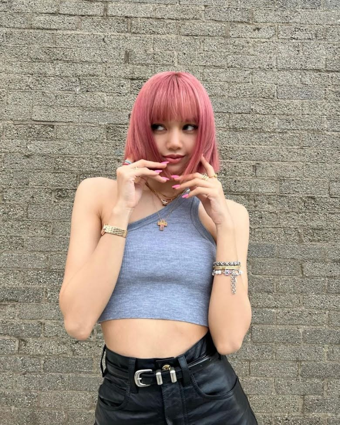 Tủ đồ chuẩn girlfriend material của BLACKPINK sẽ cho các nàng 1001 ý tưởng mặc xinh trong ngày 20/10 này - Ảnh 13. Tủ đồ chuẩn girlfriend material của BLACKPINK sẽ cho các nàng 1001 ý tưởng mặc xinh trong ngày 20/10 này - Ảnh 13.