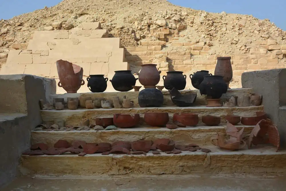 Ai Cập tìm thấy thành phần dùng ướp xác bị thất lạc trong cổ vật 2.500 năm tuổi - Ảnh 3.