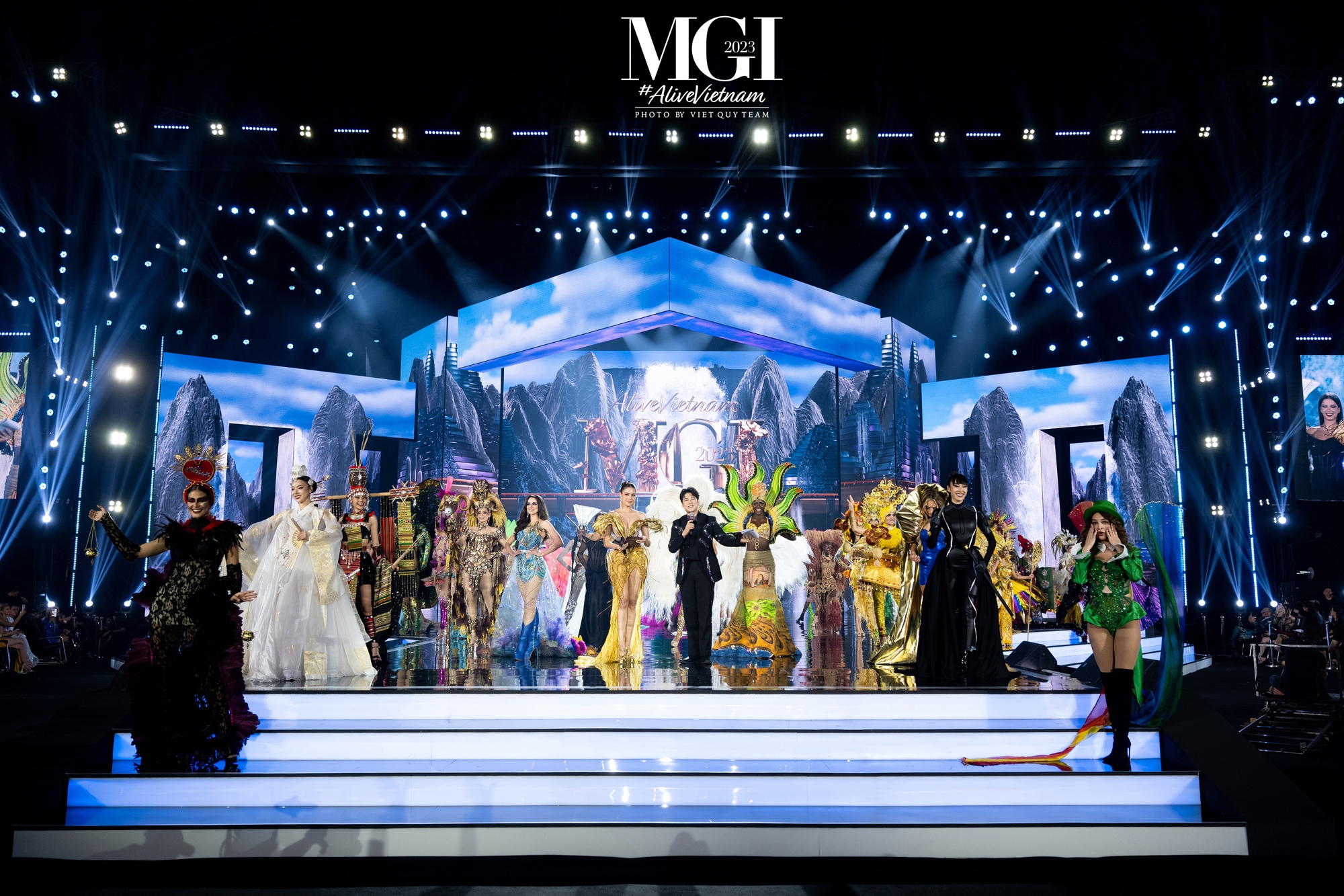 Mãn nhãn đêm thi Trang phục dân tộc Miss Grand International: Nổi da gà với Lê Hoàng Phương, loạt thiết kế hoành tráng gây bùng nổ - Ảnh 12.