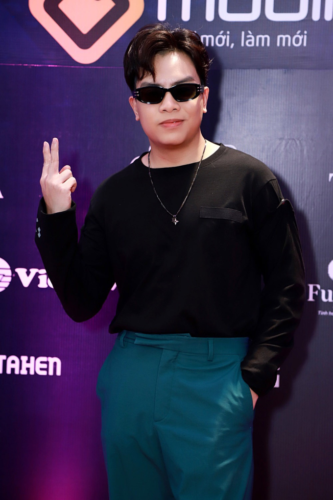 Thảm đỏ Chung kết Vietnam Idol 2023: “Mẹ 3 con” Phạm Quỳnh Anh khoe dáng nuột nà, “Anh Hai” Lam Trường trẻ trung ở tuổi U50 - Ảnh 6.