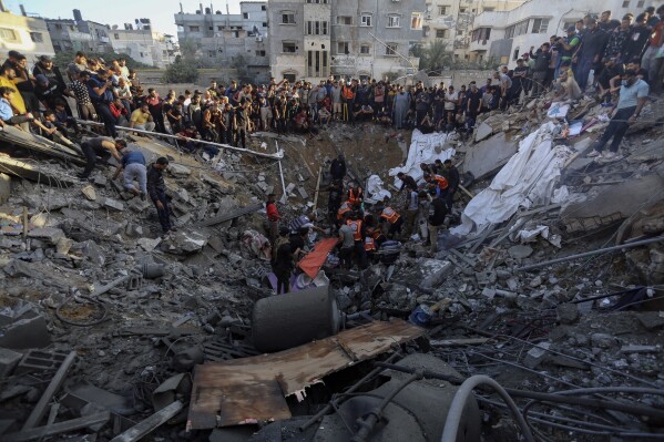 Bác sĩ hé lộ &quot;cơn ác mộng&quot; ở bệnh viện tại Gaza: Điều trị ngay tại sàn nhà và lấy nước ô nhiễm để ...khử trùng - Ảnh 3.