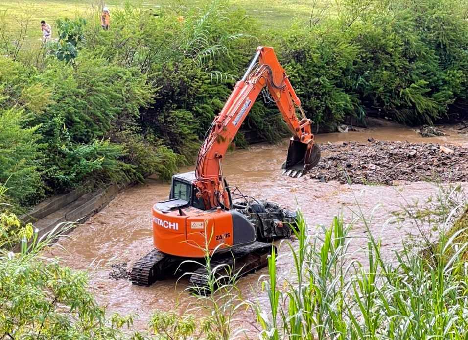 Lũ cuốn trôi 4 du khách Hàn Quốc và tài xế ở Làng Cù Lần - Ảnh 1.