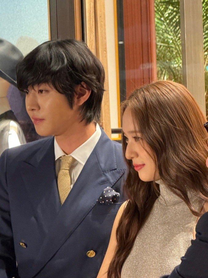 Krystal khoe sắc vóc gợi cảm qua cam thường, bất ngờ hội ngộ tổng tài Ahn Hyo Seop ở sự kiện - Ảnh 10.