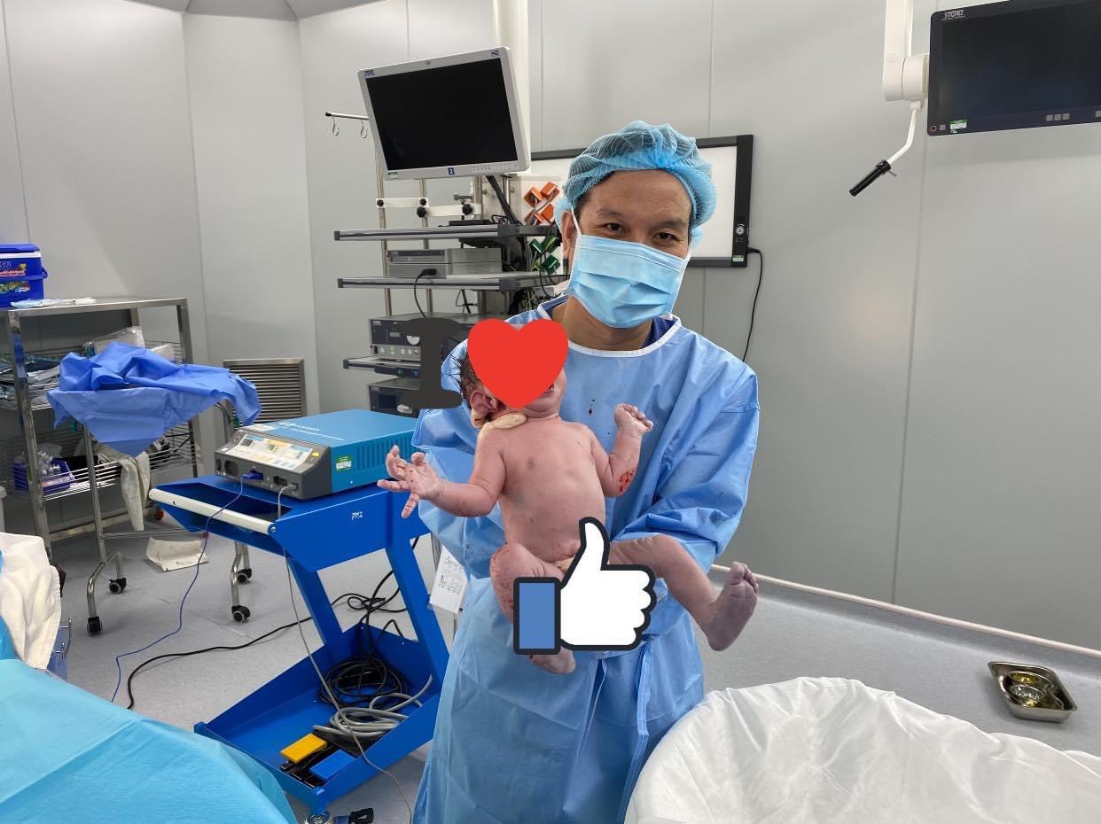 Bác sĩ hơn 20 năm trong ngành sản phụ khoa, từng đỡ đẻ cho nhiều sao nổi tiếng tâm sự buồn vui trong nghề - Ảnh 5. Bác sĩ hơn 20 năm trong ngành sản phụ khoa, từng đỡ đẻ cho nhiều sao nổi tiếng tâm sự buồn vui trong nghề - Ảnh 5.