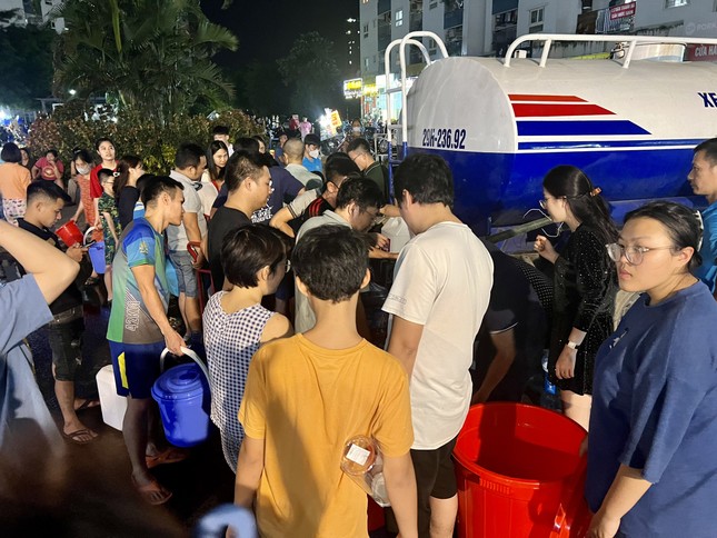 Sục rửa to&agrave;n bộ đường ống, bể nước Khu đ&ocirc; thị Thanh H&agrave; - Ảnh 1.
