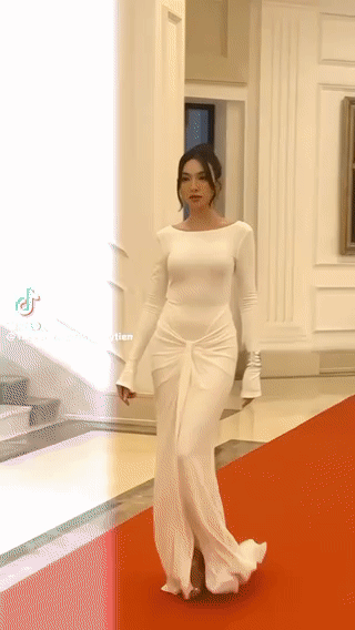 Diện váy ôm sát khoe đường cong, Hoa hậu Thùy Tiên để lộ 1 khuyết điểm chí mạng - Ảnh 1.