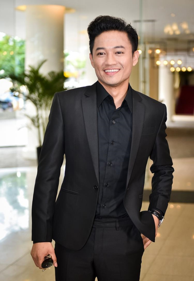 Nam diễn viên Việt đẹp trai, nổi tiếng vẫn yêu say đắm nữ CEO U50, có con riêng và hơn 7 tuổi - Ảnh 1.