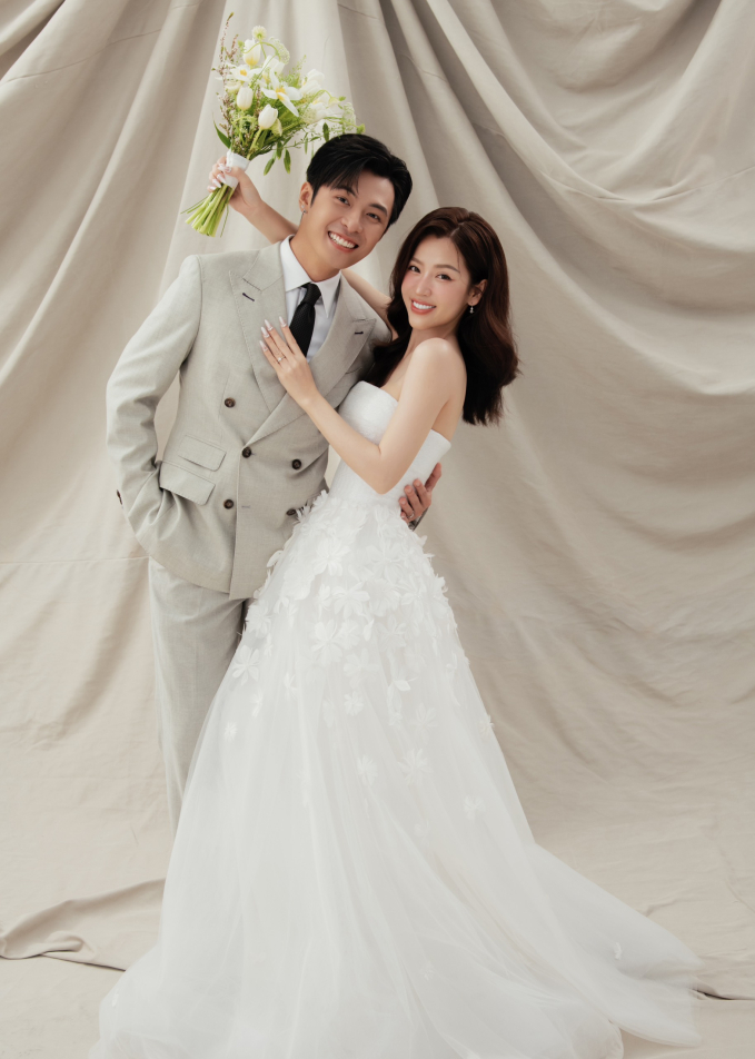 Puka và Gin Tuấn Kiệt tung ảnh cưới cực đáng yêu, hé lộ ngày cưới và 3 địa điểm tổ chức! - Ảnh 1.