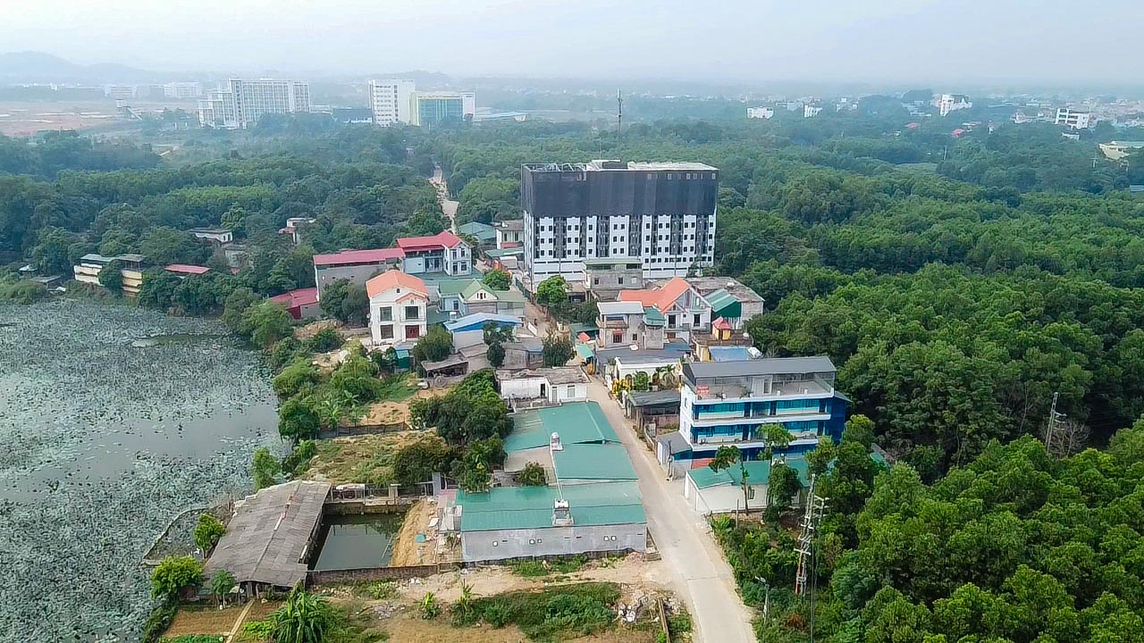 Hàng loạt chung cư mini ở huyện Thạch Thất bất ngờ trùm mền - Ảnh 1.