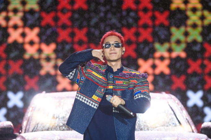 Bất chấp trời mưa, DoubleT2 vẫn biểu diễn loạt hit cực &quot;sung&quot;, khuấy động sân khấu Better Choice Awards - Ảnh 1.