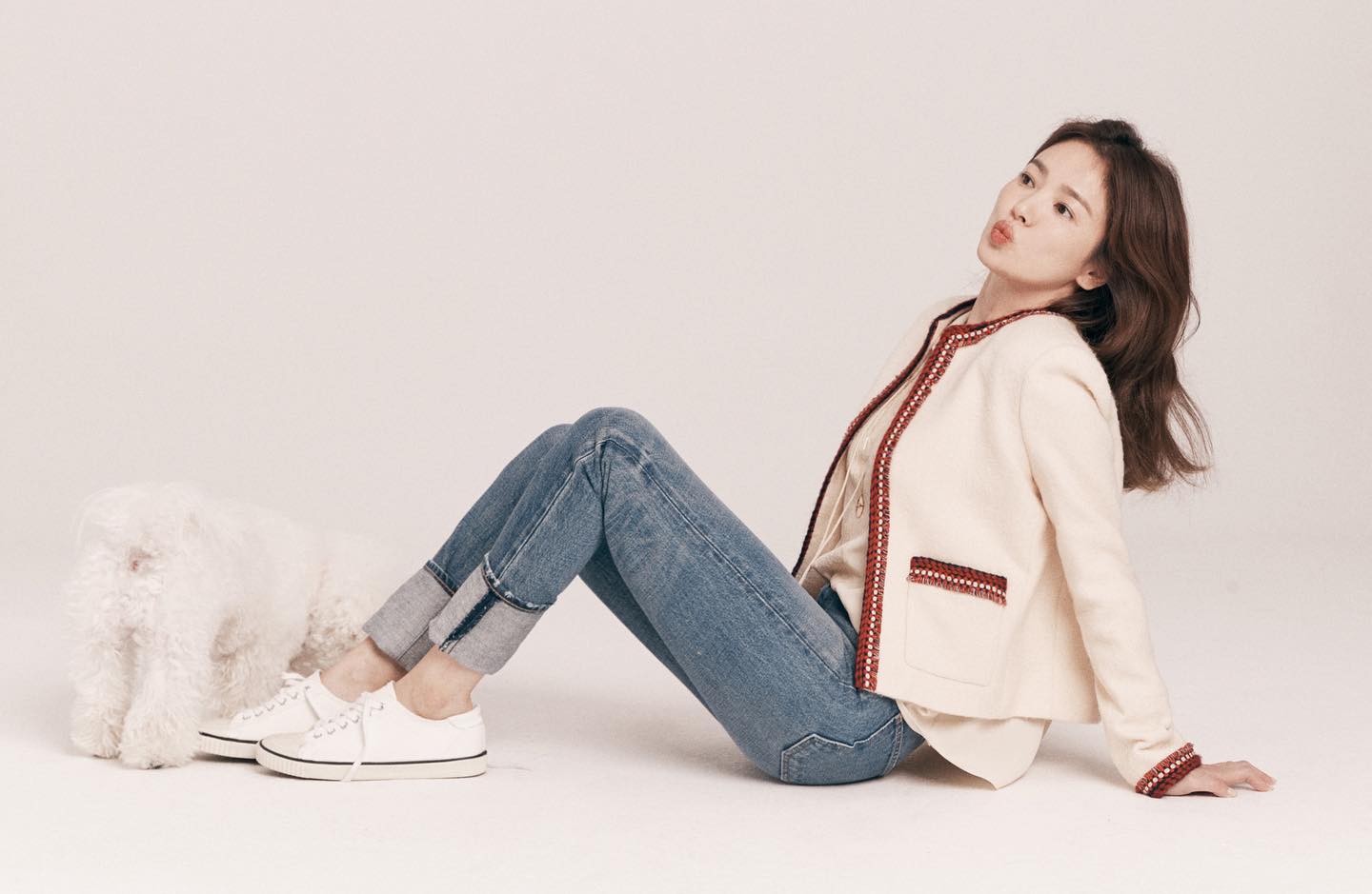 Song Hye Kyo mặc quần jeans đẹp từ phim ra ngoài đời, ngắm là muốn học hỏi - Ảnh 11.