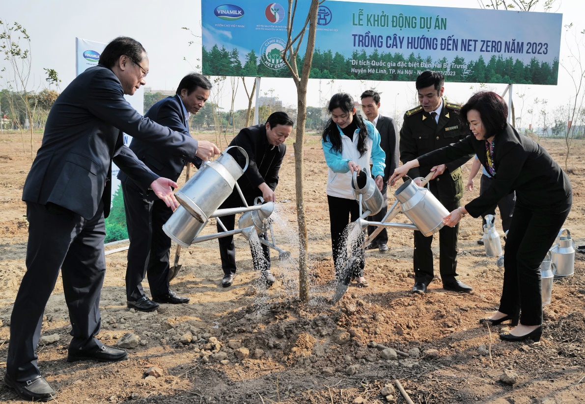 Vinamilk đồng hành cùng chuỗi hoạt động của CLB Báo chí Phát triển Xanh - Ảnh 5.