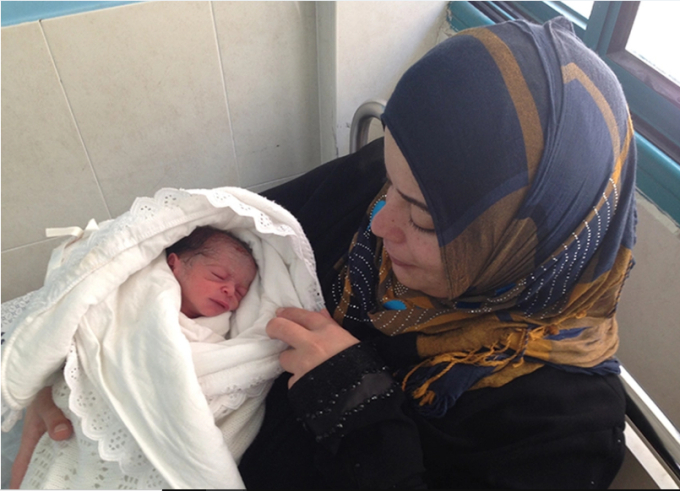 Nỗi hoang mang của những thai phụ ở Dải Gaza - Ảnh 2.