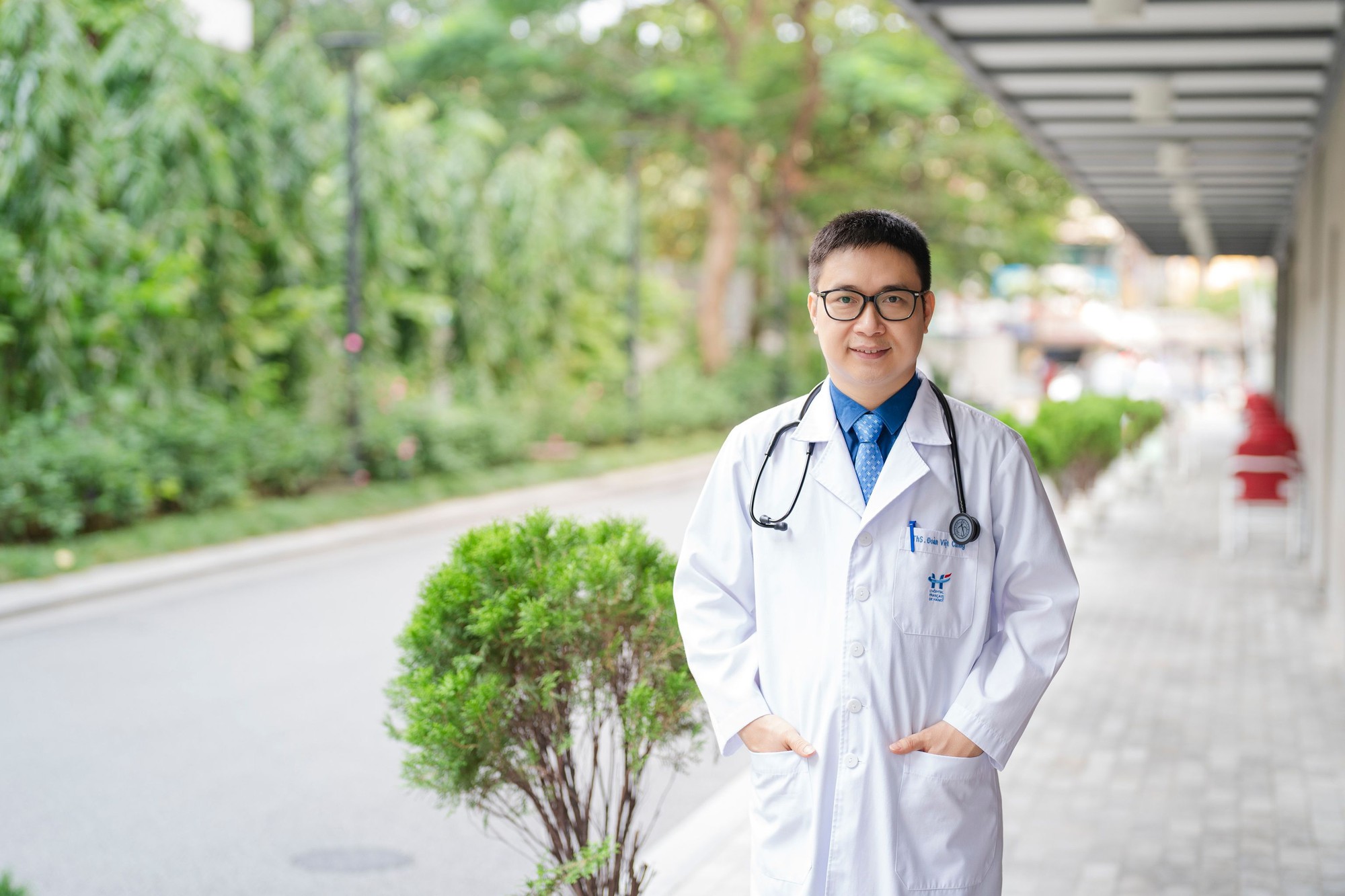 Bác sĩ Đoàn Việt Cường (Khoa Tai Mũi Họng, Bệnh viện Việt Pháp, Hà Nội)