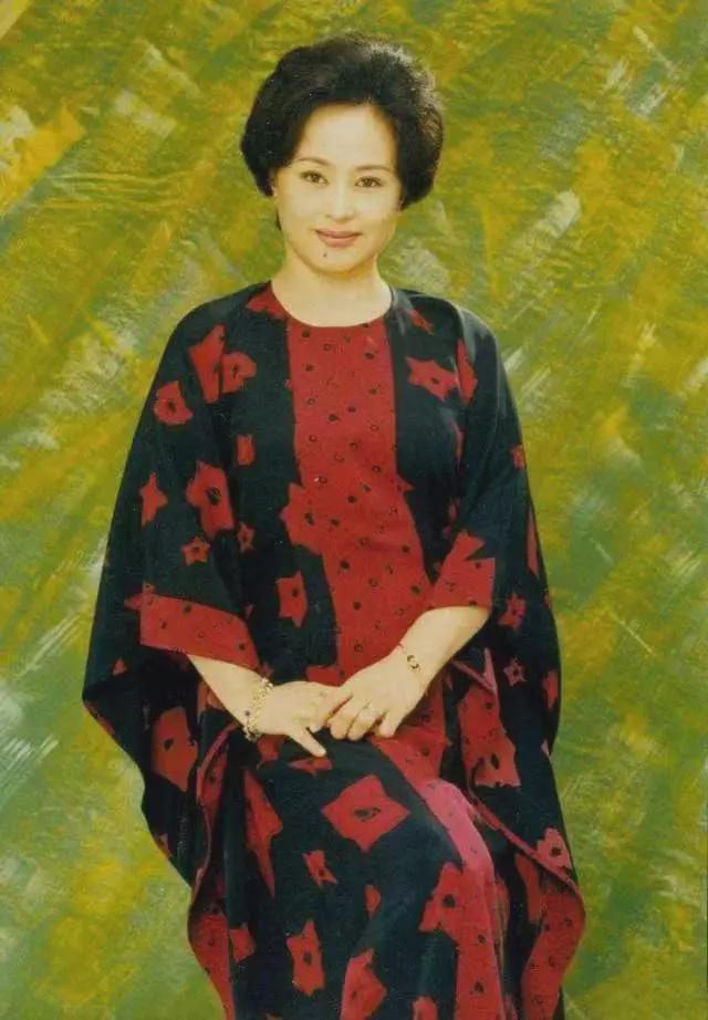 Bị chồng sỉ nhục nên quyết ly hôn, người phụ nữ tay trắng ra đi dựng nên cơ đồ 330 tỷ - Ảnh 4. Bị chồng sỉ nhục nên quyết ly hôn, người phụ nữ tay trắng ra đi dựng nên cơ đồ 330 tỷ - Ảnh 4.