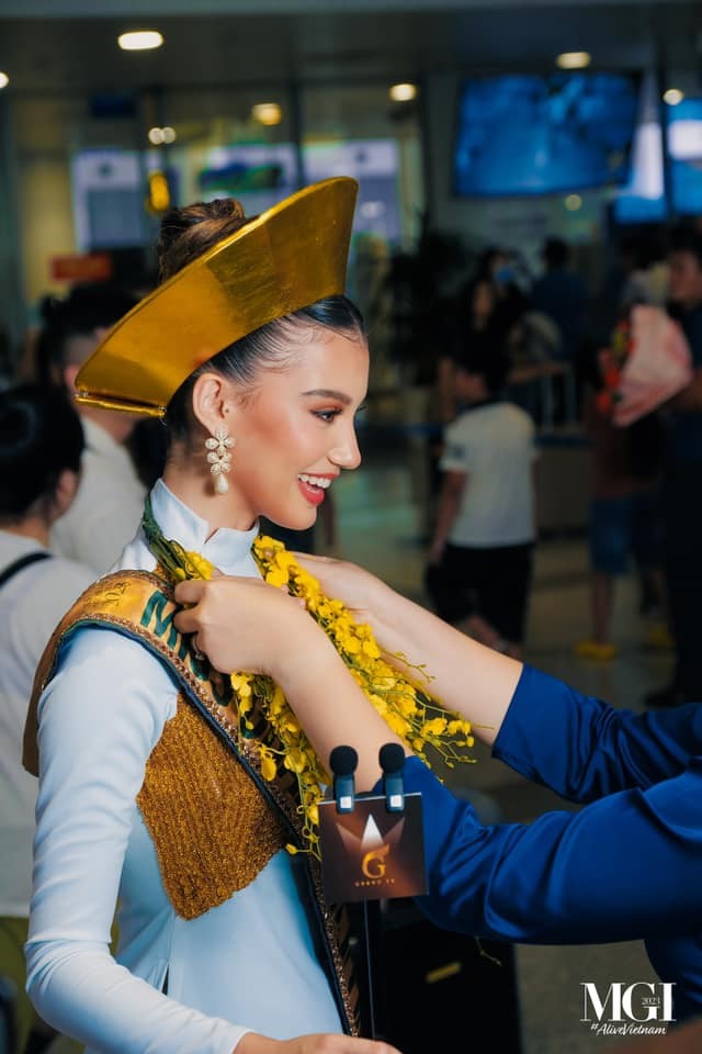 Người đẹp duy nhất mặc áo dài đến Việt Nam thi Hoa hậu Hòa bình - Ảnh 3.