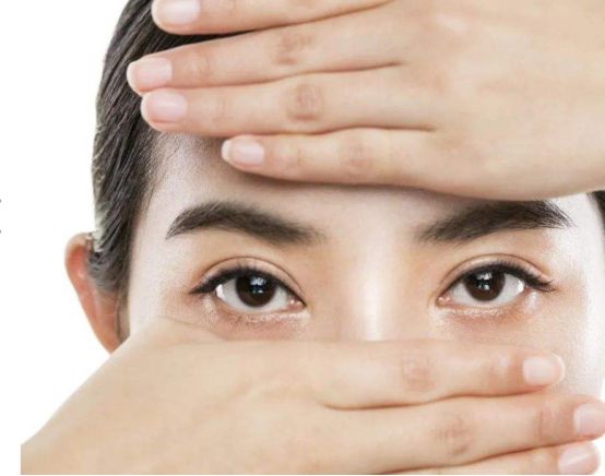 Dưỡng chất phòng ngừa khô mắt, bệnh về mắt, vào mùa dịch đau mắt đỏ càng nên bổ sung - Ảnh 1.