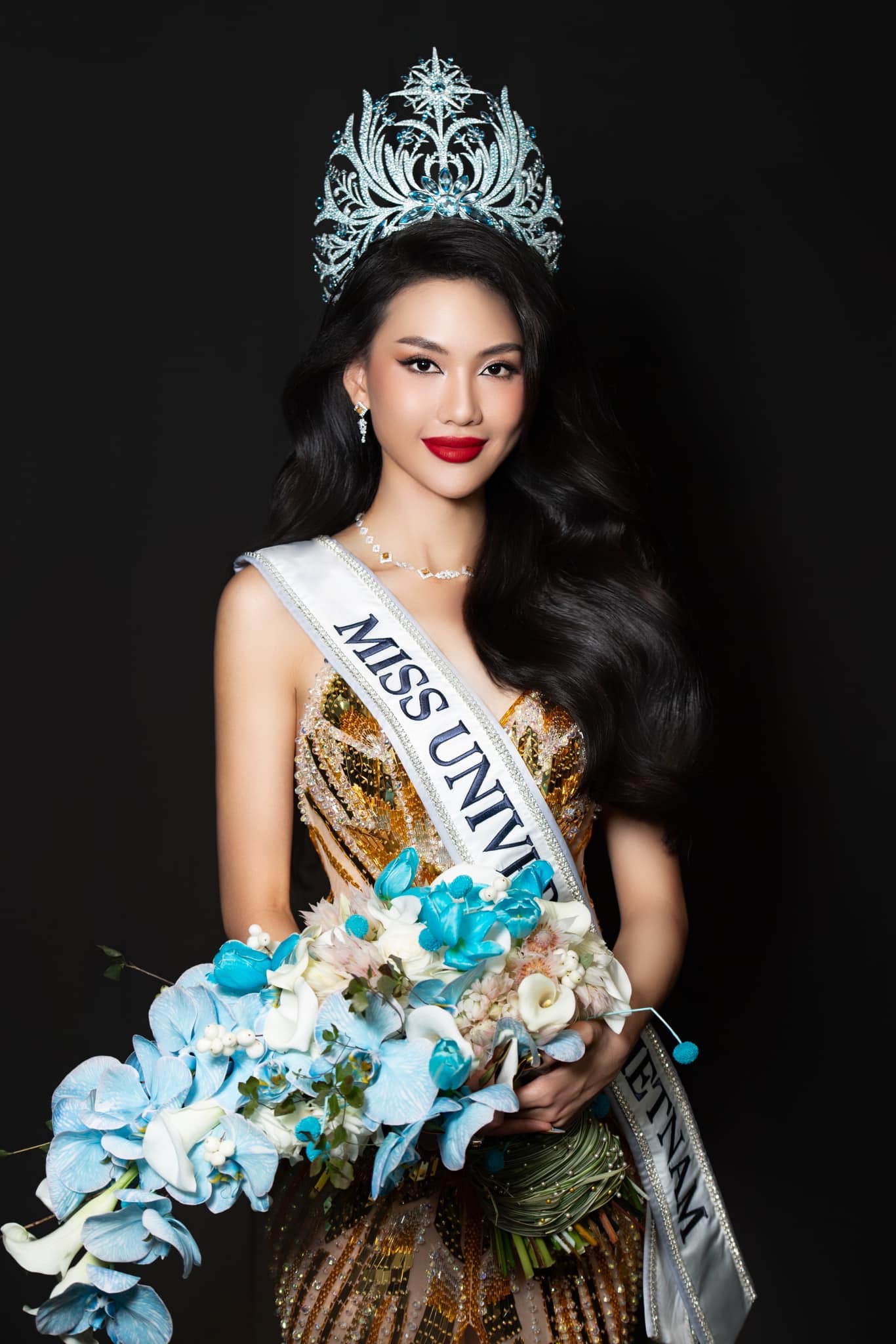 Liên tiếp vướng ồn ào và bị tổ chức Miss Universe gọi tên, Bùi Quỳnh Hoa có động thái gì? - Ảnh 1.