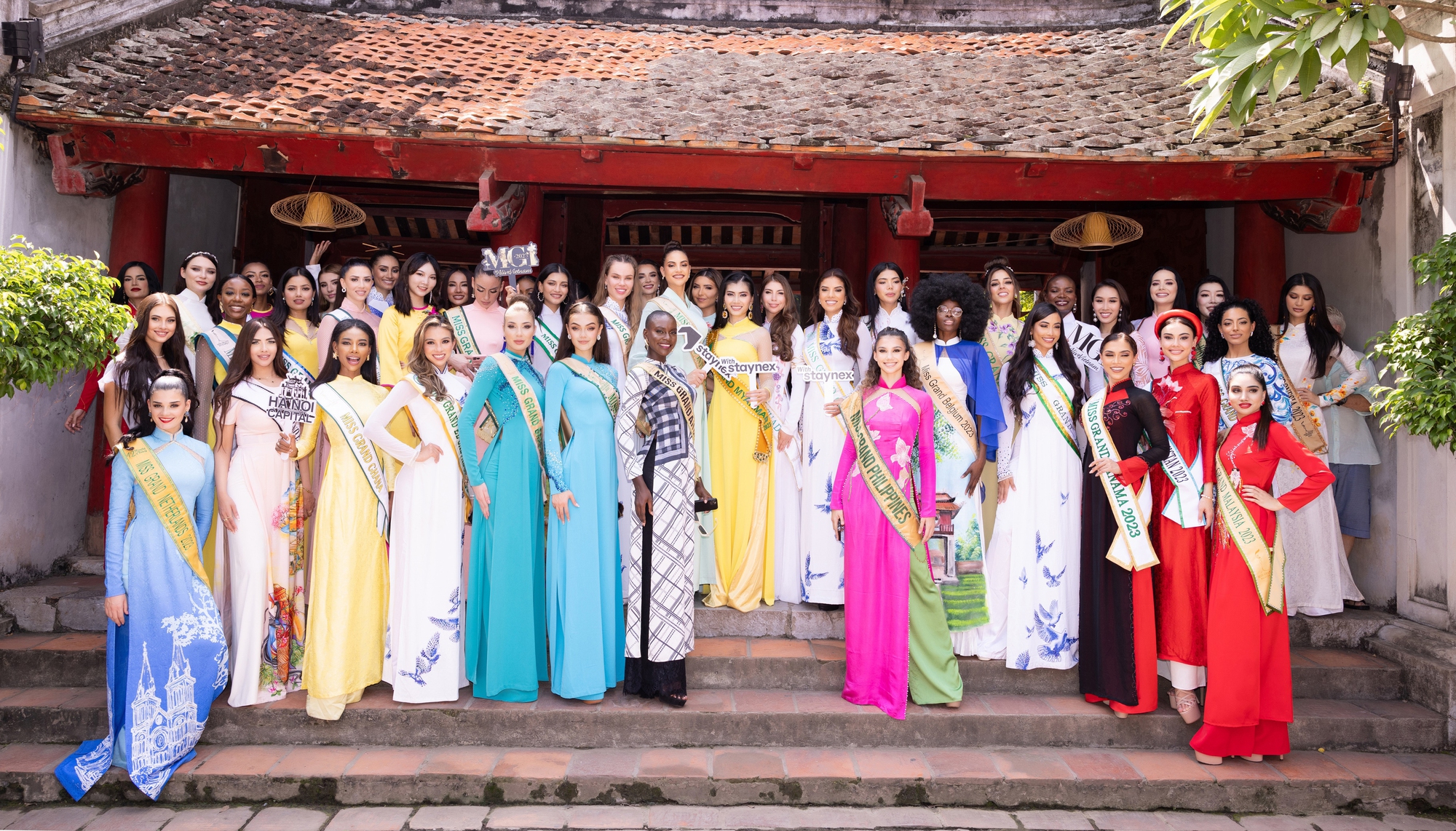 Thí sinh Hoa hậu Hòa bình quốc tế 2023 duyên dáng áo dài thăm Hà Nội - Ảnh 13.
