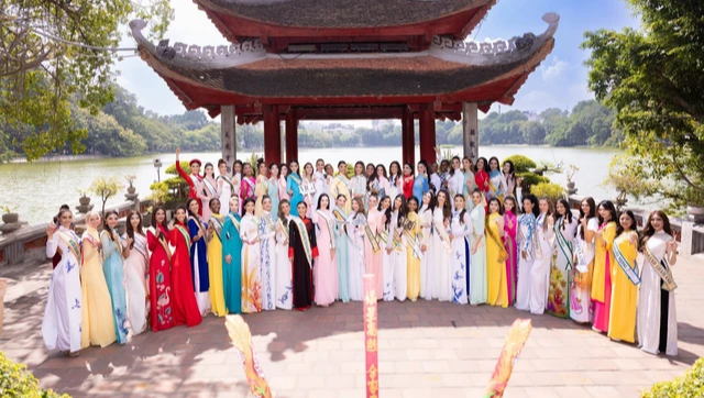 Thí sinh Hoa hậu Hòa bình quốc tế 2023 duyên dáng áo dài thăm Hà Nội - Ảnh 8.