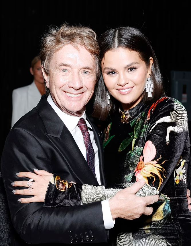 Selena Gomez lộ diện rạng rỡ, được bạn thân hiến thận đến ủng hộ ở sự kiện - Ảnh 6.