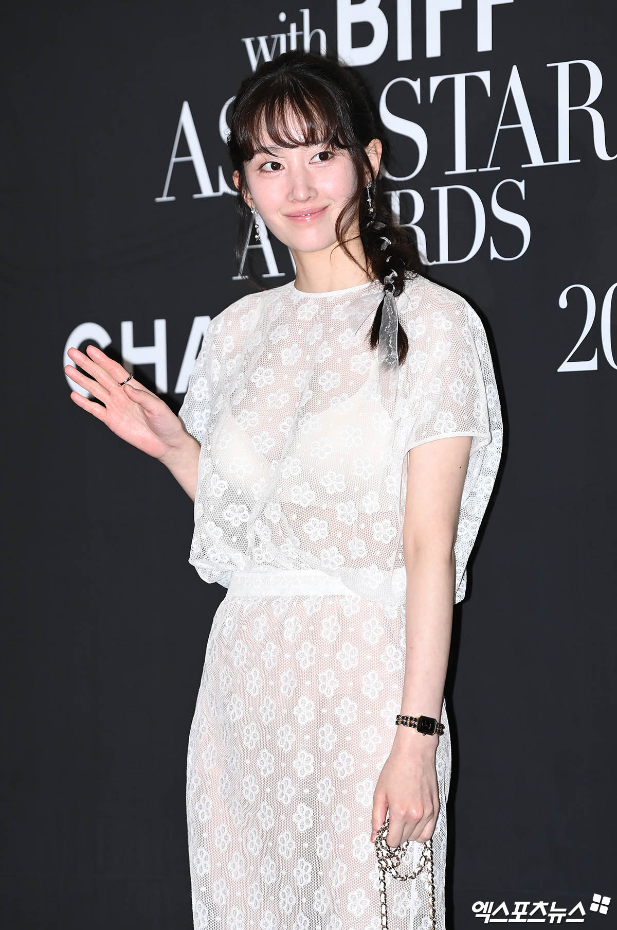 Dàn sao khủng đổ bộ sự kiện: Sooyoung - Kim Go Eun đọ sắc cực gắt vẫn &quot;chào thua&quot; 1 sao nữ táo bạo - Ảnh 11.