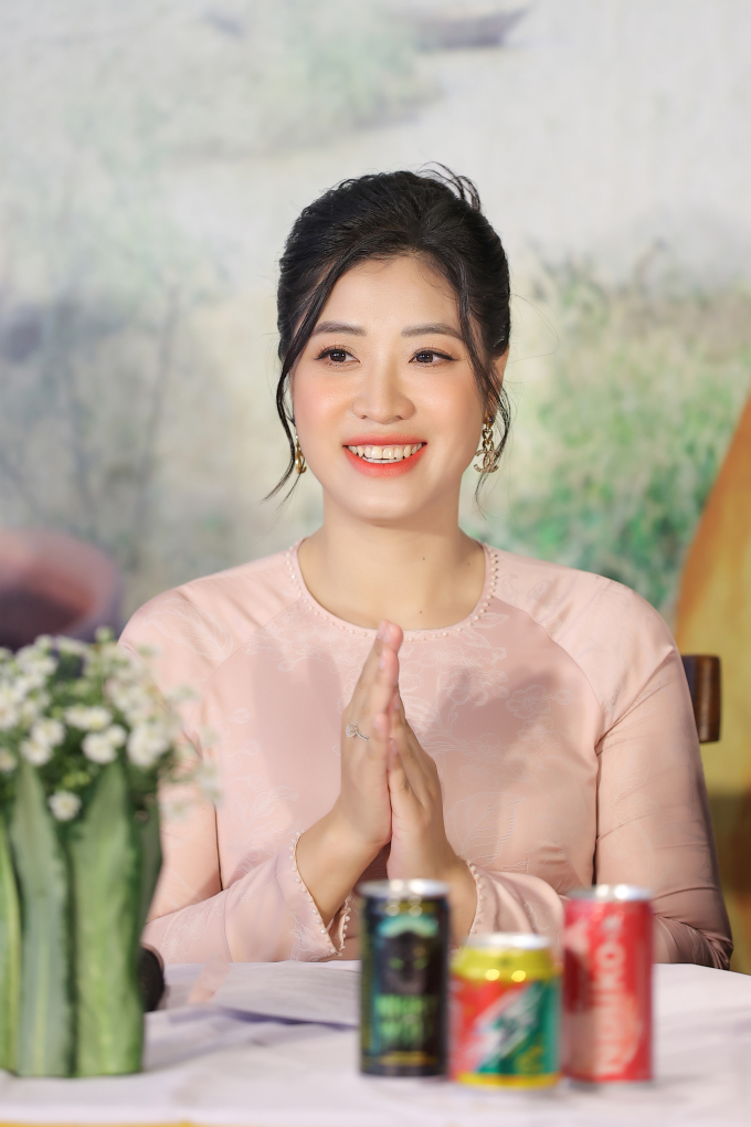 Sao Mai Bích Hồng tái xuất với MV mới về Hà Nội đẹp tựa phim điện ảnh - Ảnh 2.