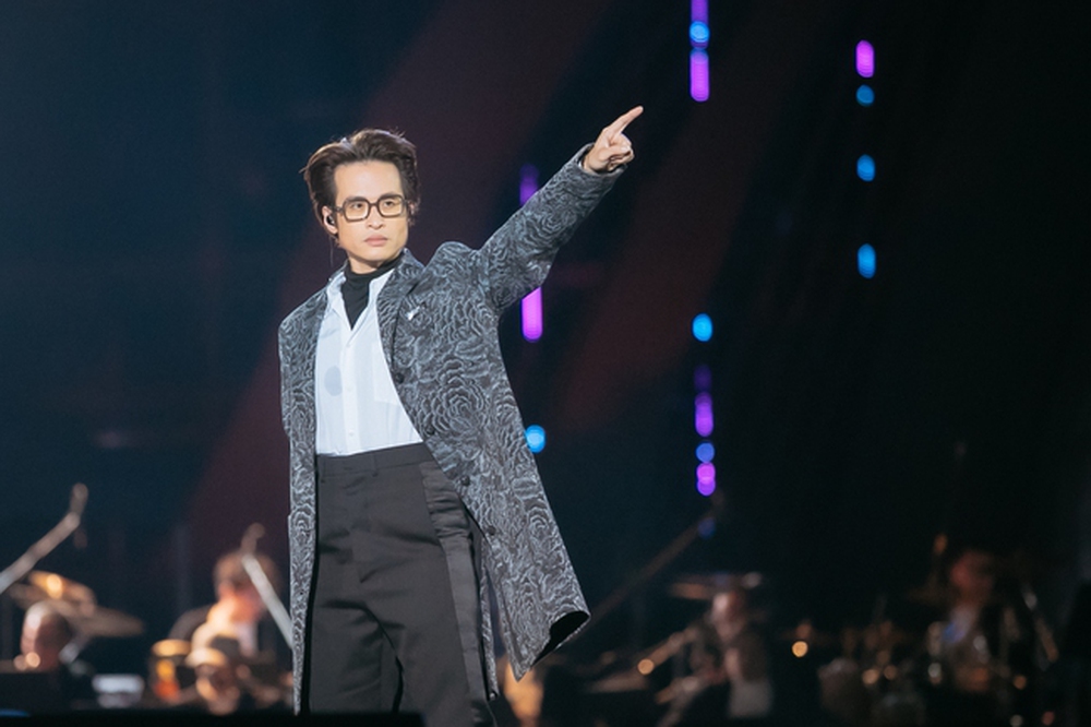 Ông xã Thanh Hằng là nhạc trưởng show Hà Anh Tuấn, lí do cô tham dự concert hóa ra không phải chỉ vì "bạn thân"! - Ảnh 1. Ông xã Thanh Hằng là nhạc trưởng show Hà Anh Tuấn, lí do cô tham dự concert hóa ra không phải chỉ vì "bạn thân"! - Ảnh 1.