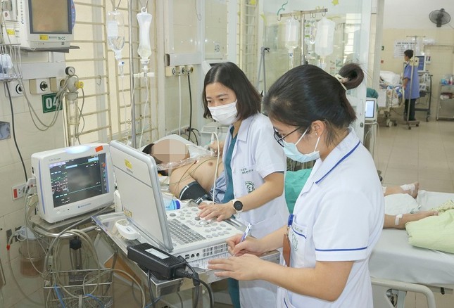 Sốt xuất huyết phá vỡ quy luật, nhiều bệnh nhân còn trẻ tử vong - Ảnh 1. Sốt xuất huyết phá vỡ quy luật, nhiều bệnh nhân còn trẻ tử vong - Ảnh 1.