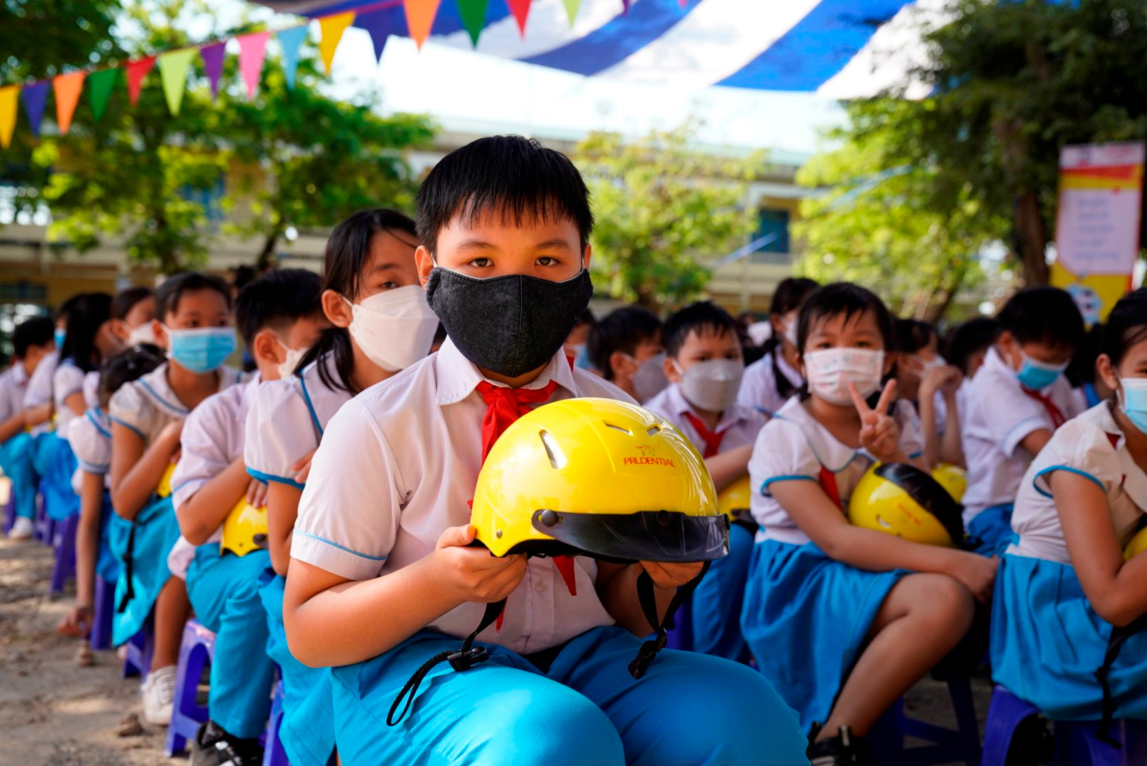 “Bạn đồng hành” kiến tạo đường đến trường an toàn cho 13.000+ học sinh: Để hành trình tiếp thu tri thức không còn rình rập hiểm nguy - Ảnh 3.