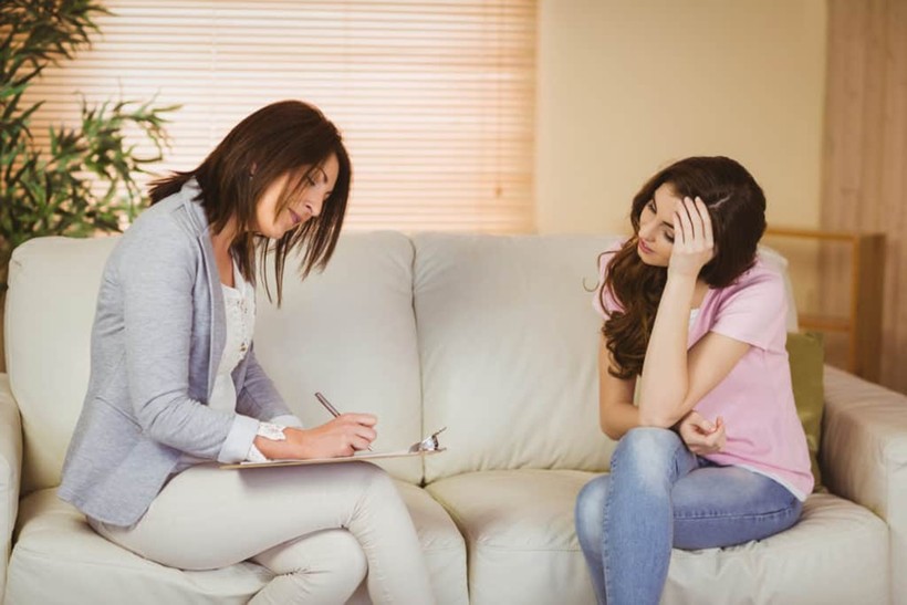 Đừng mắc bẫy 'người cũ' của chồng - Ảnh 2. Đừng mắc bẫy 'người cũ' của chồng - Ảnh 2.
