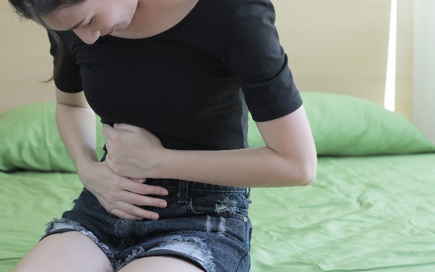 Phụ nữ buổi sáng khi đi tiểu nếu thấy có 6 dấu hiệu thì cần đi khám tử cung, ung thư ngay. Ảnh 1