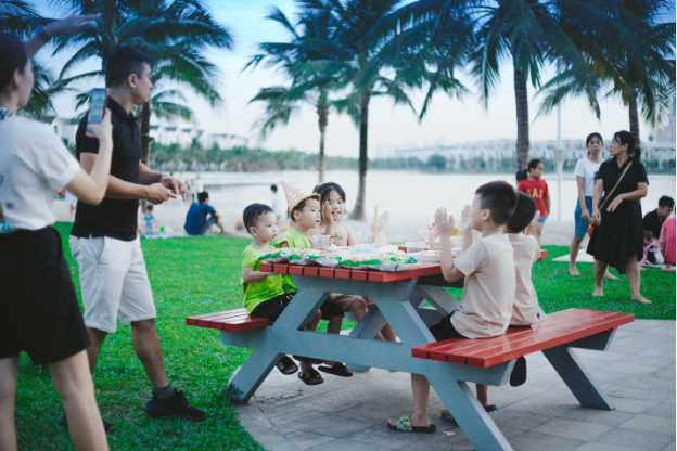 Tuổi thơ hạnh phúc của những cư dân nhí tại miền biển giữa lòng Hà Nội - Ảnh 15. Tuổi thơ hạnh phúc của những cư dân nhí tại miền biển giữa lòng Hà Nội - Ảnh 15.