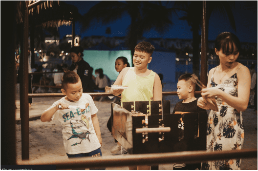 Tuổi thơ hạnh phúc của những cư dân nhí tại miền biển giữa lòng Hà Nội - Ảnh 17. Tuổi thơ hạnh phúc của những cư dân nhí tại miền biển giữa lòng Hà Nội - Ảnh 17.