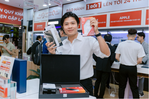 Loạt sao Việt bật mí nơi mua iPhone 15 - Ảnh 4. Loạt sao Việt bật mí nơi mua iPhone 15 - Ảnh 4.