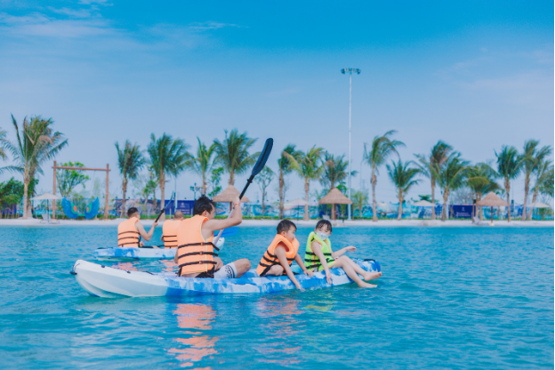 Tuổi thơ hạnh phúc của những cư dân nhí tại miền biển giữa lòng Hà Nội - Ảnh 7. Tuổi thơ hạnh phúc của những cư dân nhí tại miền biển giữa lòng Hà Nội - Ảnh 7.