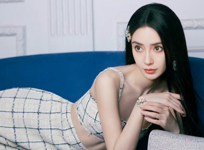 Angelababy bị nhân viên rời bỏ, phải bán biệt thự siêu sang hậu &quot;phong sát&quot; - Ảnh 1.