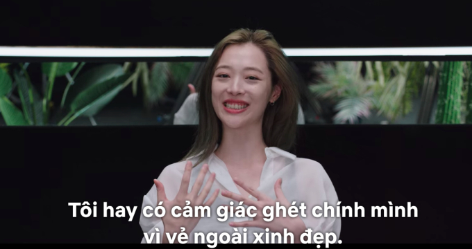 Sulli trong phim tài liệu cuối: Giãi bày chuyện bị &quot;ném đá&quot; vì không mặc nội y, chán ghét bản thân xinh đẹp - Ảnh 3.