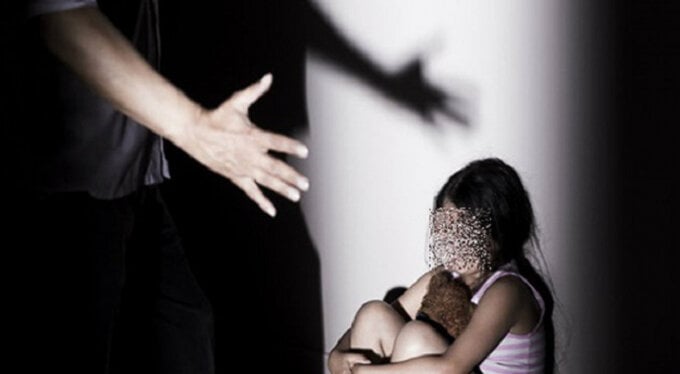 Khởi tố, bắt giam gã đàn ông dâm ô bé gái 5 tuổi ở Lạng Sơn - Ảnh 1.